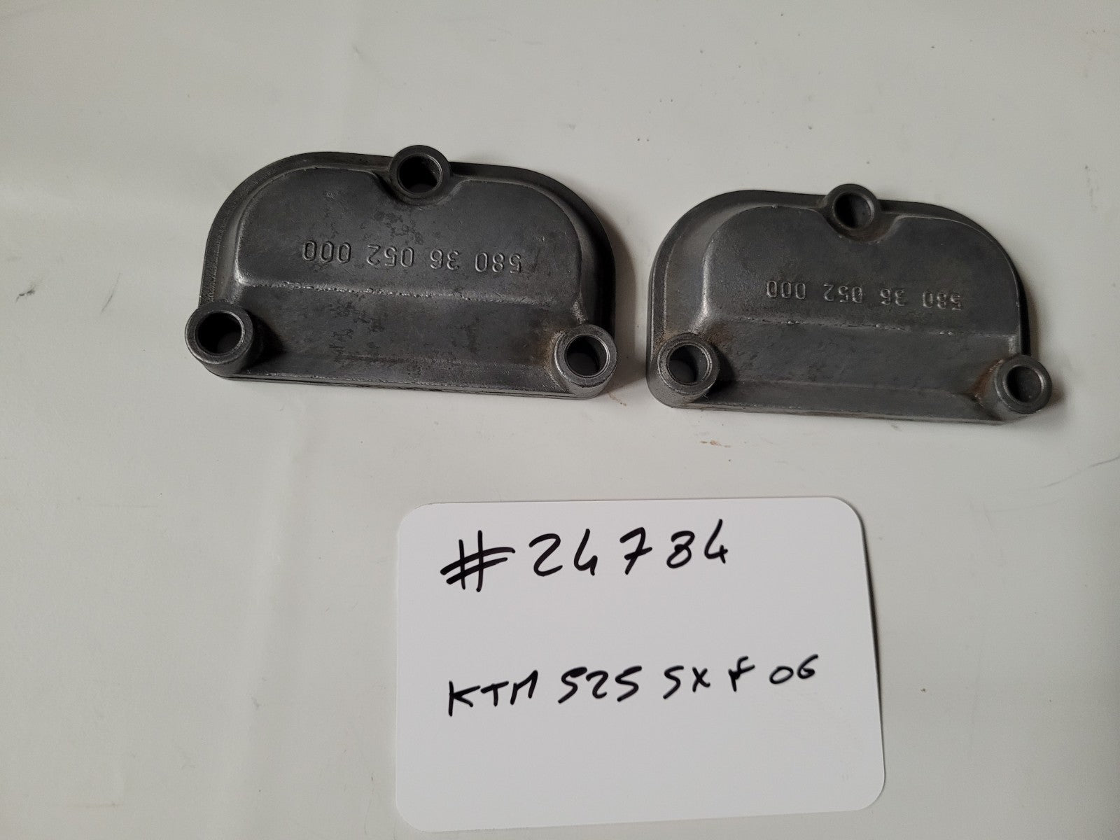 Paire De Carters Couvercle De Soupapes 58036052000 KTM 525 SXF 2006 (#24784)