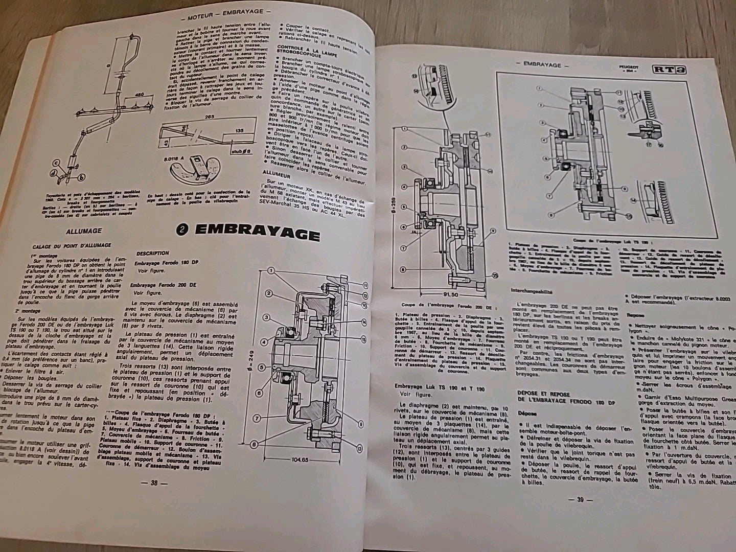 Revue Technique PEUGEOT 204 RTA de 123 pages (Liv27)