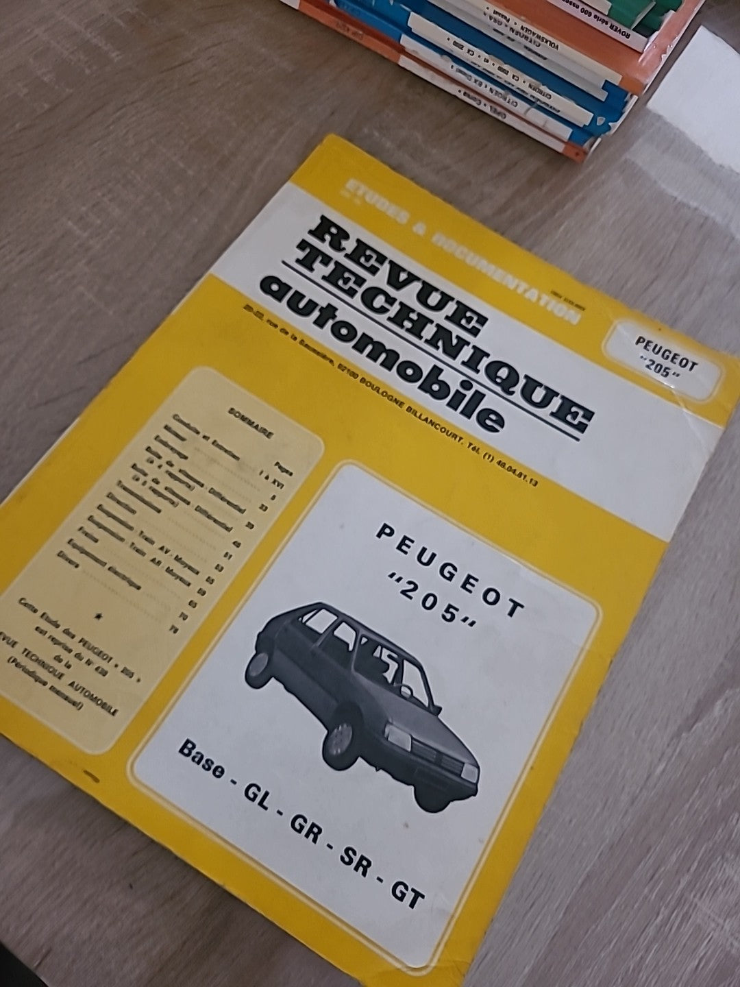 Revue Technique PEUGEOT 205 GL GR SR GT de 80 pages (Liv50)