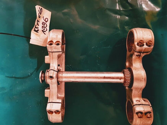T de fourche KTM 250 EGS de 1996 Type 556