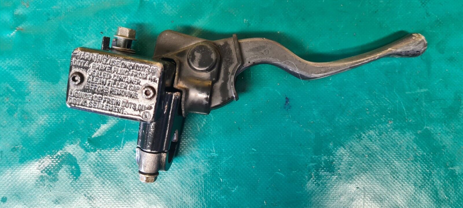 Maître cylindre de frein avant quad Honda 200 TRX sx 1988