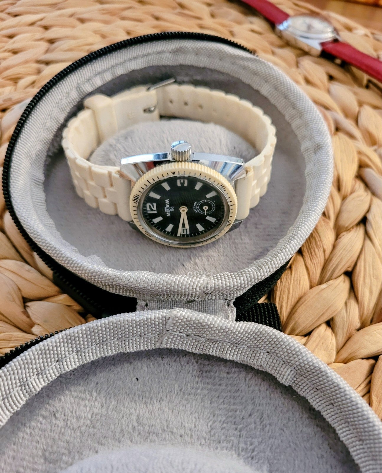 Montre plongeuse MIKAVA mécanique bracelet Alaska (Bij 1)