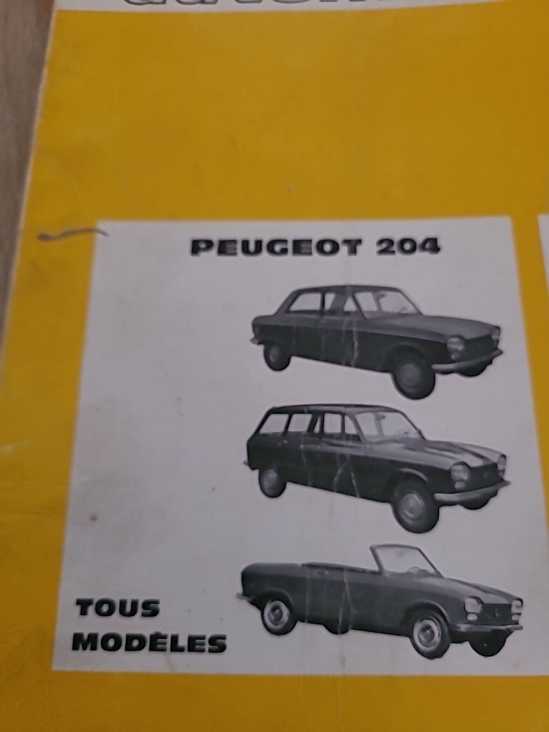 Revue Technique PEUGEOT 204 de 105 pages (Liv53)