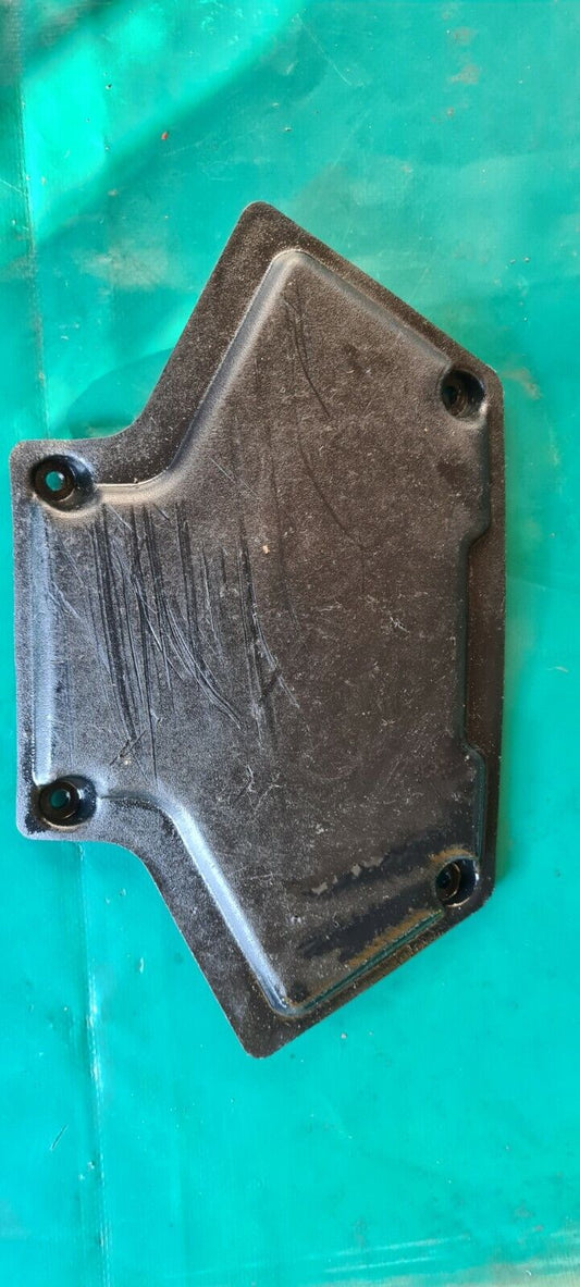 Plaque trappe cache treuil  Polaris 900 RZR XP 2012