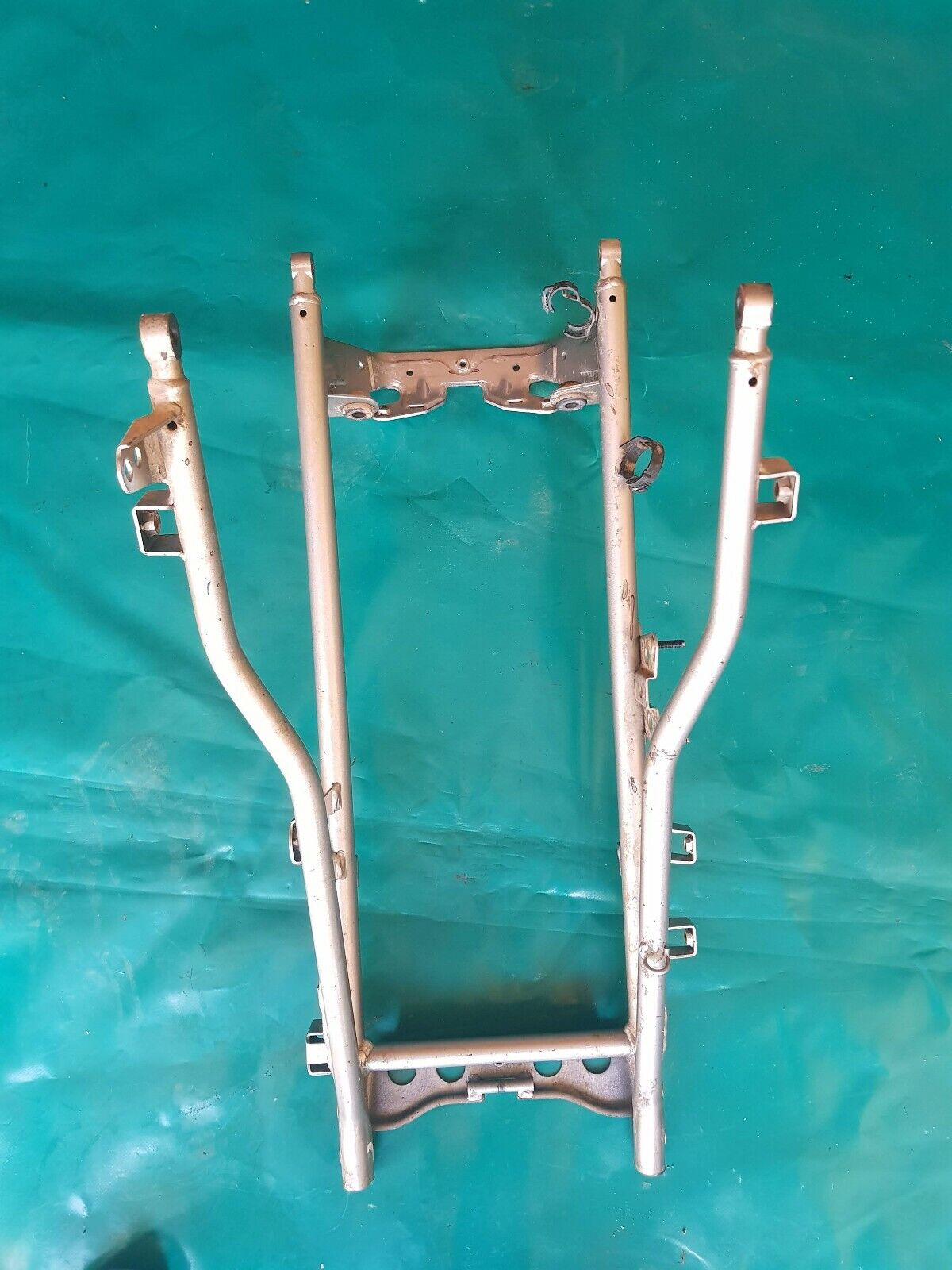 Partie cadre arrière boucle arrière YAMAHA 660 RAPTOR de 2003