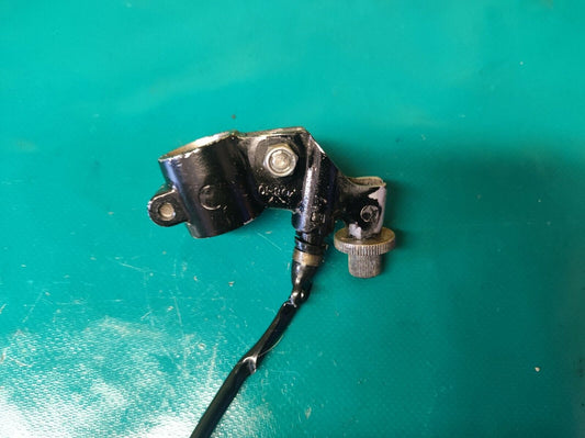 Contacteur de frein avant avec cocotte YAMAHA 125 XT modele 12V 