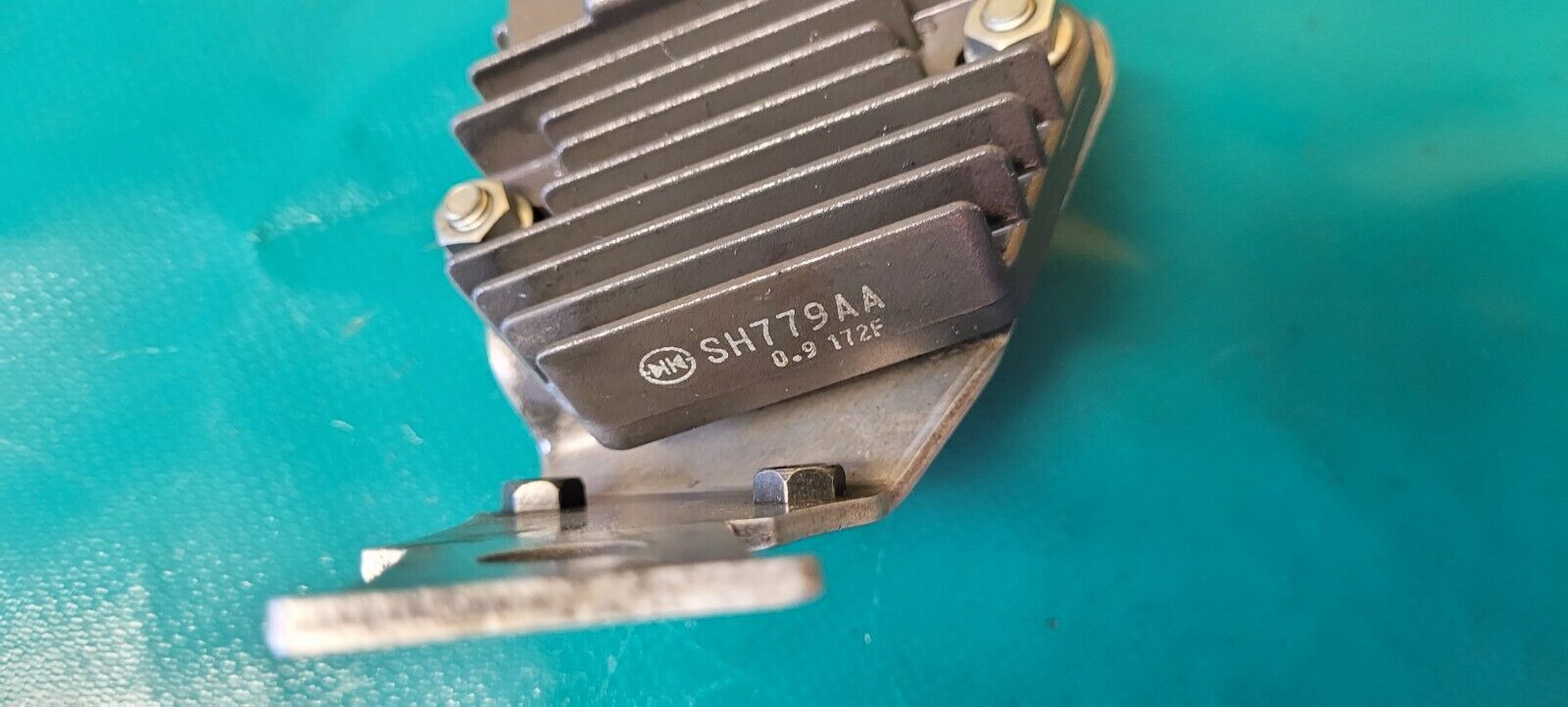 Régulateur de tension avec support 250 CRF HONDA 2011