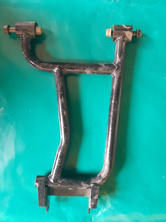 Triangle supérieur arrière droit TGB 550SL 4X4  2009