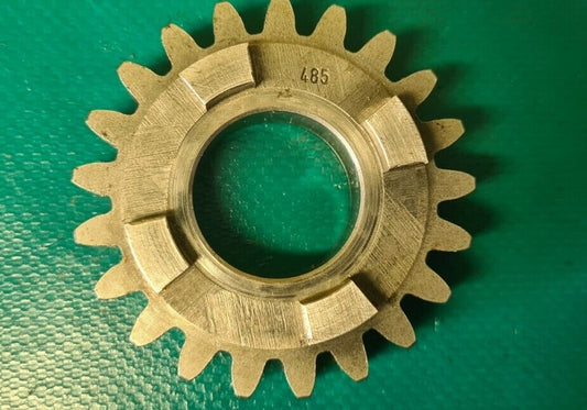 Pignon de boîte à vitesses 485 KTM 250 EGS 1996 556