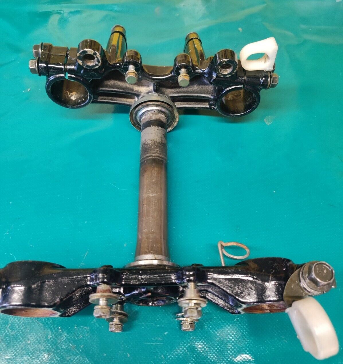 T de fourche YAMAHA 125 XT modele 12V 
