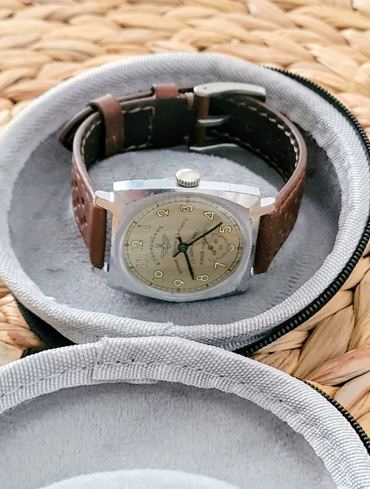 Montre Mecanique Ancienne POBEDA gagarine collector Soviétique (Bij 2)
