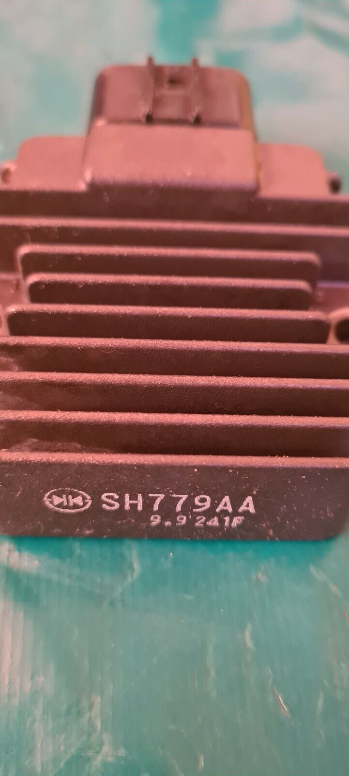 Régulateur de tension 250 TM fi mx 2011