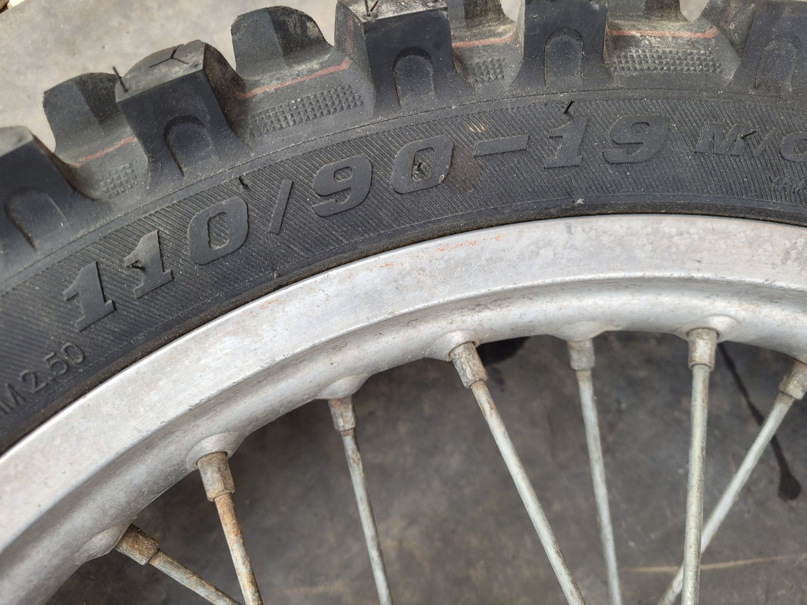 Roue Arriere Avec Pneu Ok Pour KTM 525 Sxf 2006 19pouces