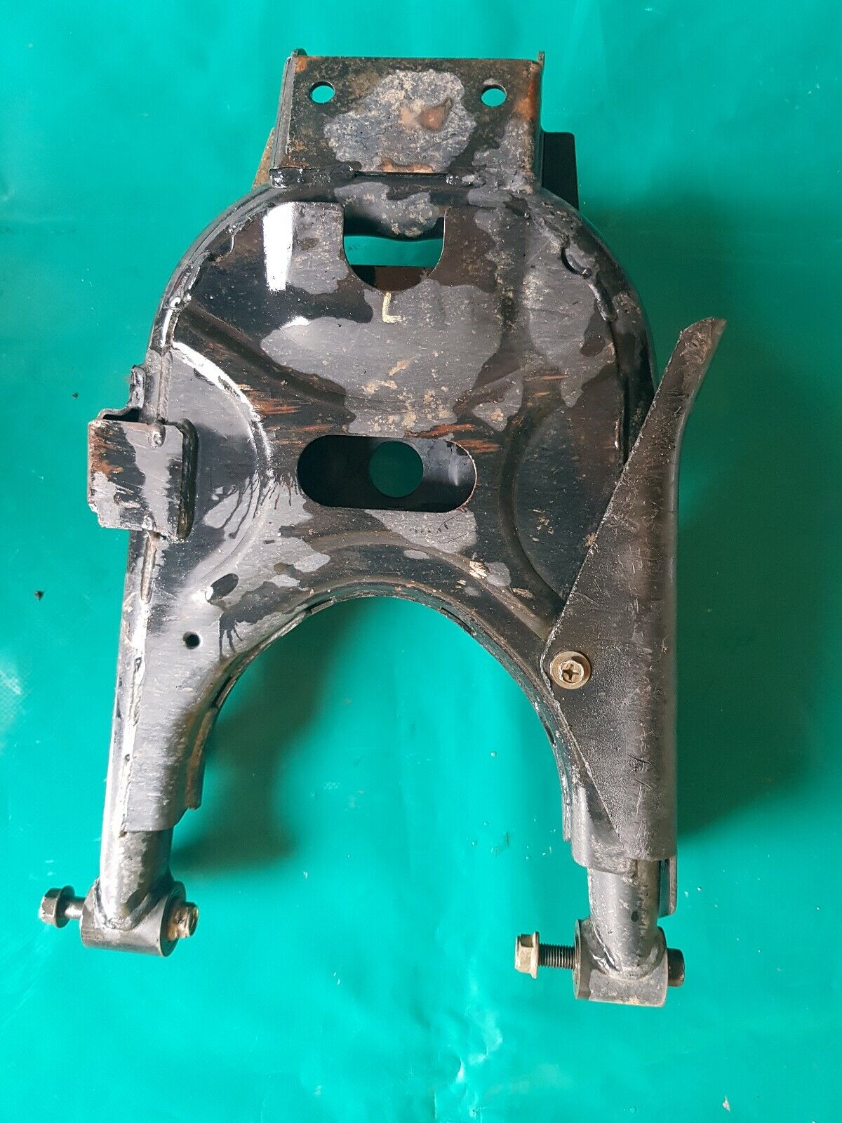 Triangle inférieur arrière gauche TGB 550SL 4X4  2009