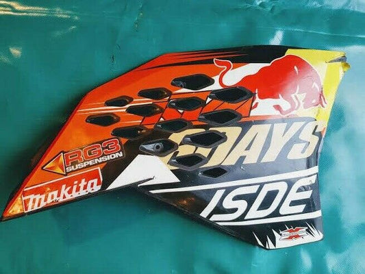Plastique ouïe côté droit déco RED BULL MAKITA SIX DAYS KTM 150 SX de 2010