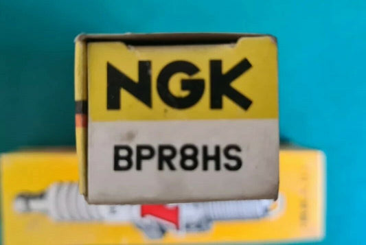 Lot de 2 bougies NGK bpr8hs voir photo (PE368)