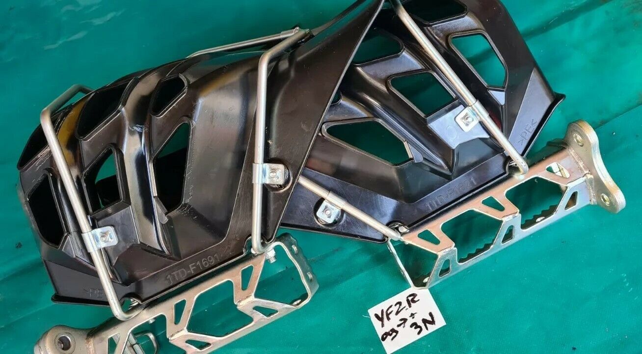 Paire de cales pieds avec protec plastique NEUF 450 yfzr 2010 voir photo (jo 3N)