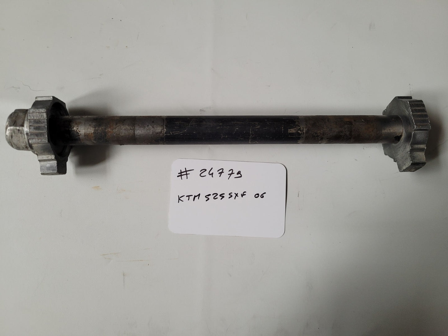 Axe De Roue Arrière KTM 525 SXF 2006 (#24779)