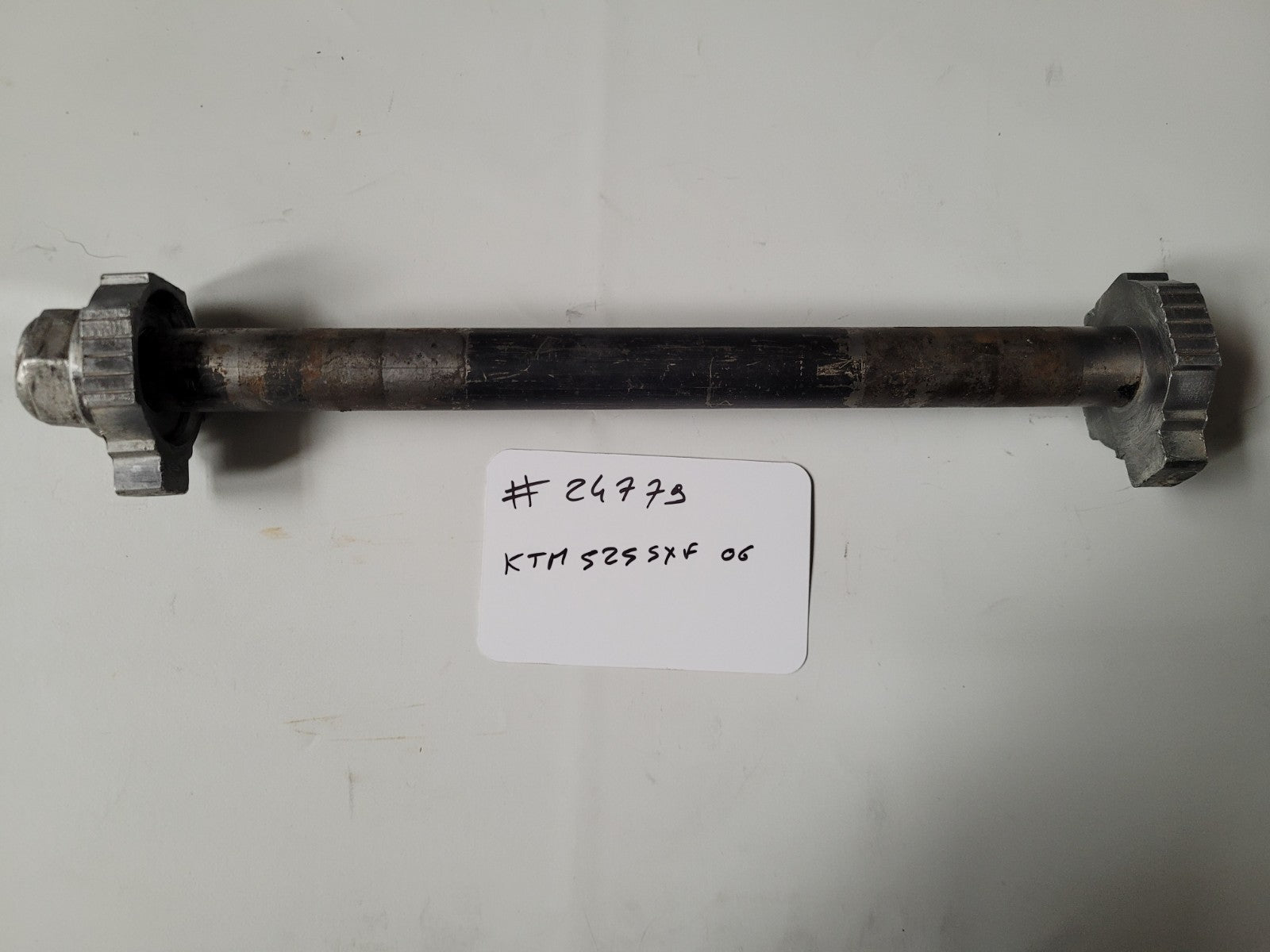 Axe De Roue Arrière KTM 525 SXF 2006 (#24779)