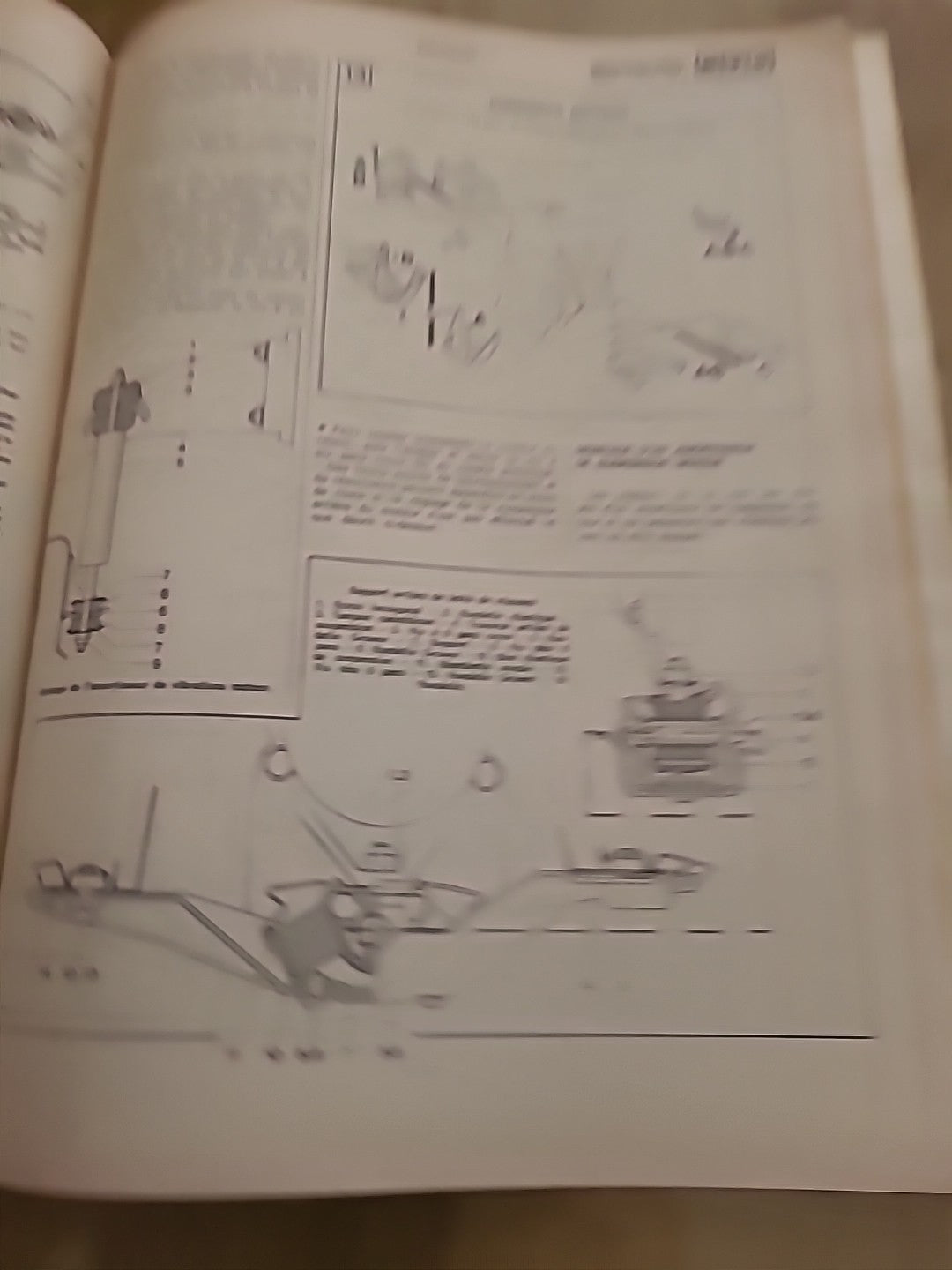 Revue Technique MERCEDES W123 DIESEL RTA de 157 pages (Liv45)