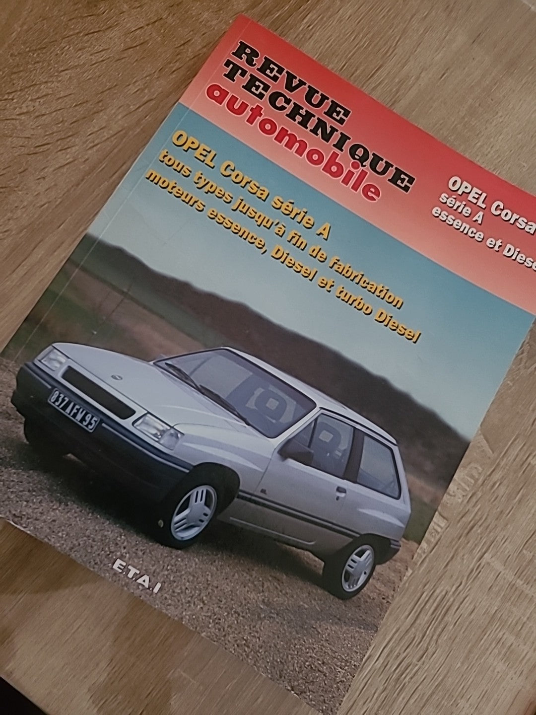 Revue Technique OPEL CORSA A  RTA de 70 pages (Liv36)