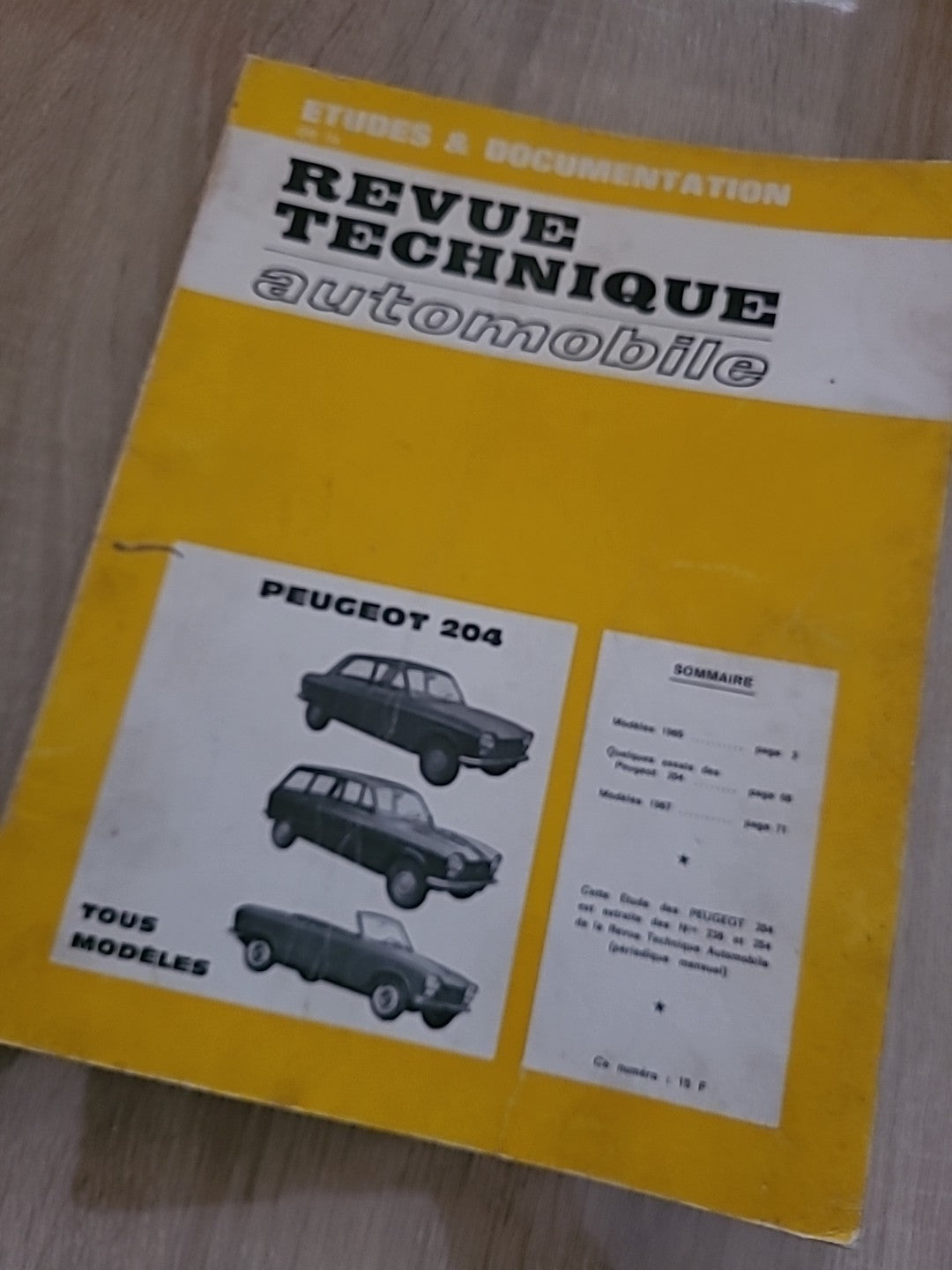 Revue Technique PEUGEOT 204 de 105 pages (Liv53)