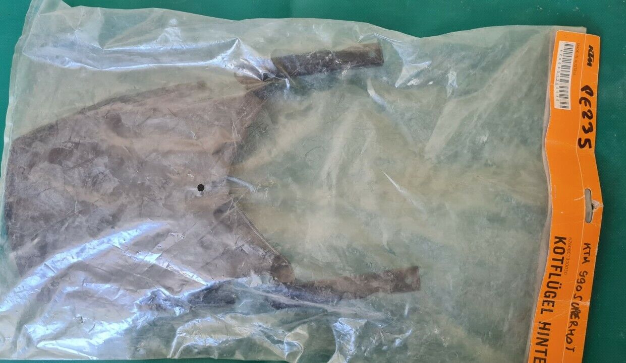 Garde-boue arrière 6260801300030 (code PE235)