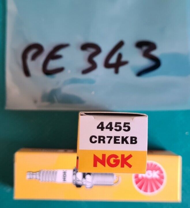 Lot de 2 bougies cr7ekb 4445 voir photo (PE343)