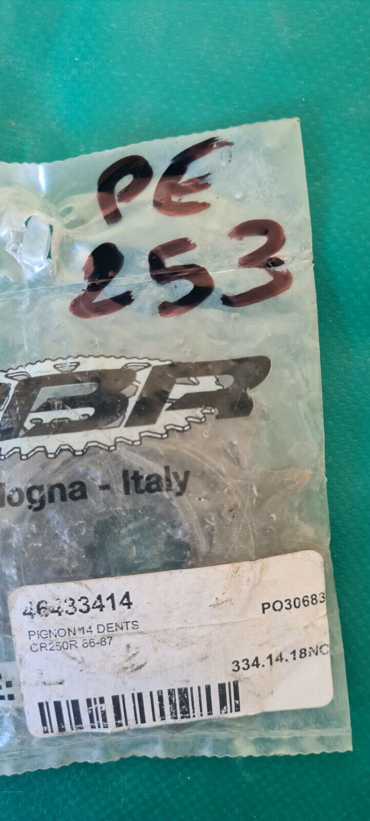  Pignon 14 dents 250 cr Honda 86 87(code PE253)