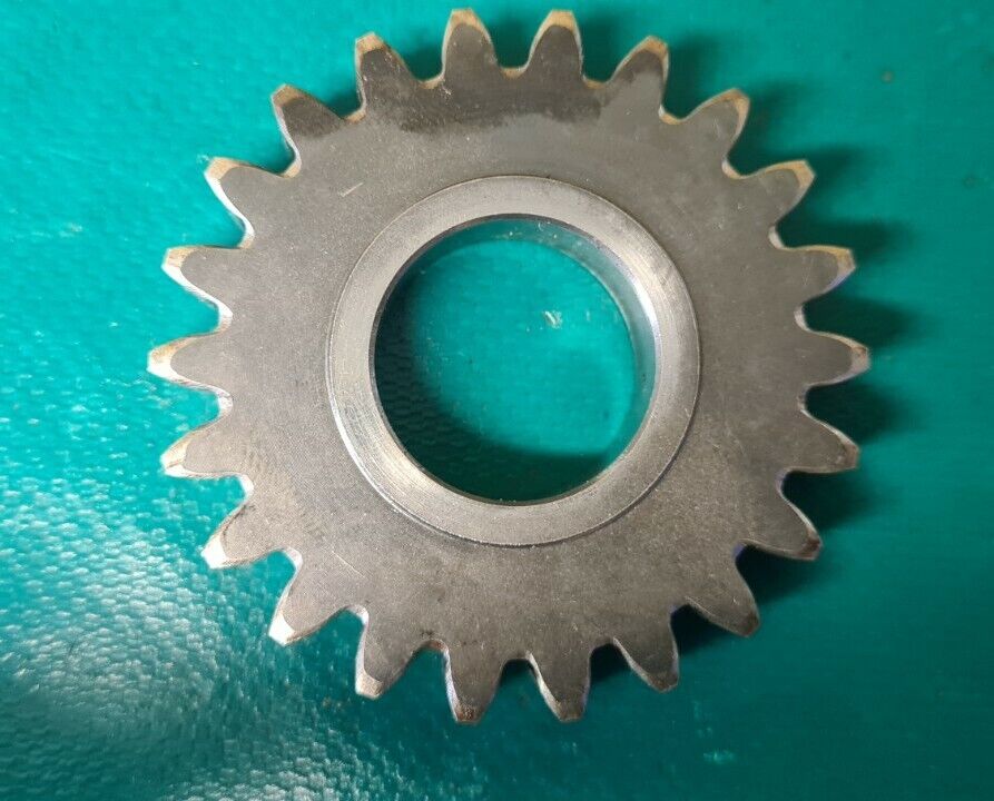 Pignon de boîte à vitesses 475 KTM 250 EGS 1996 556