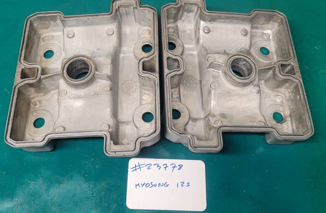 Paire De Carter Couvre Culasse HYOSUNG GV 125 Aquila 06 (23778)