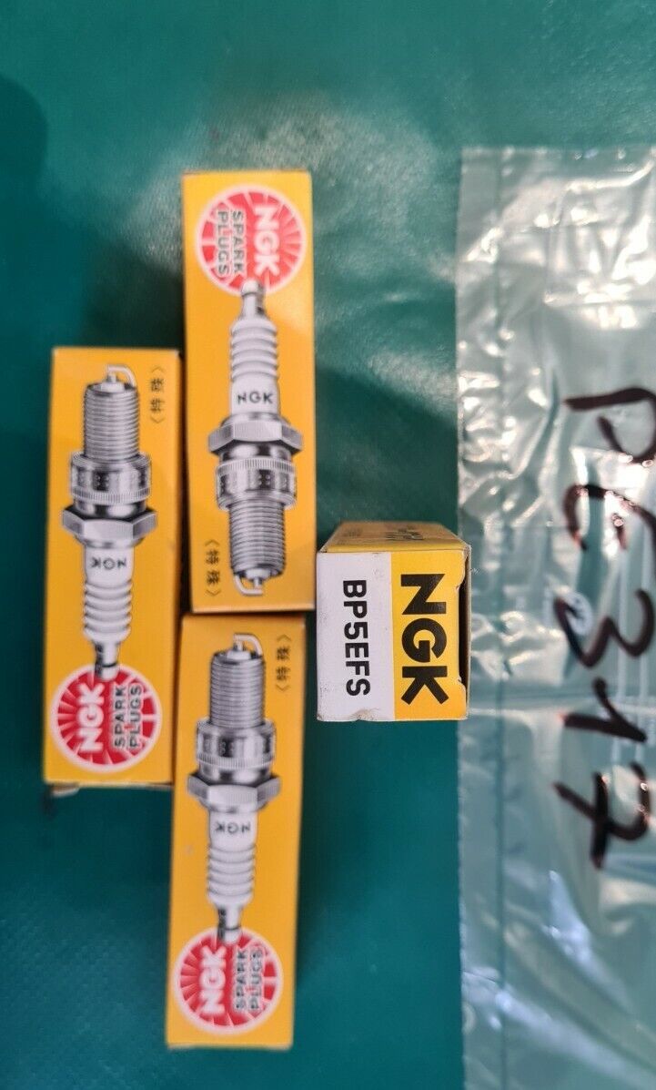 Lot de 4 bougies NGK bp5efs voir photo (PE317)