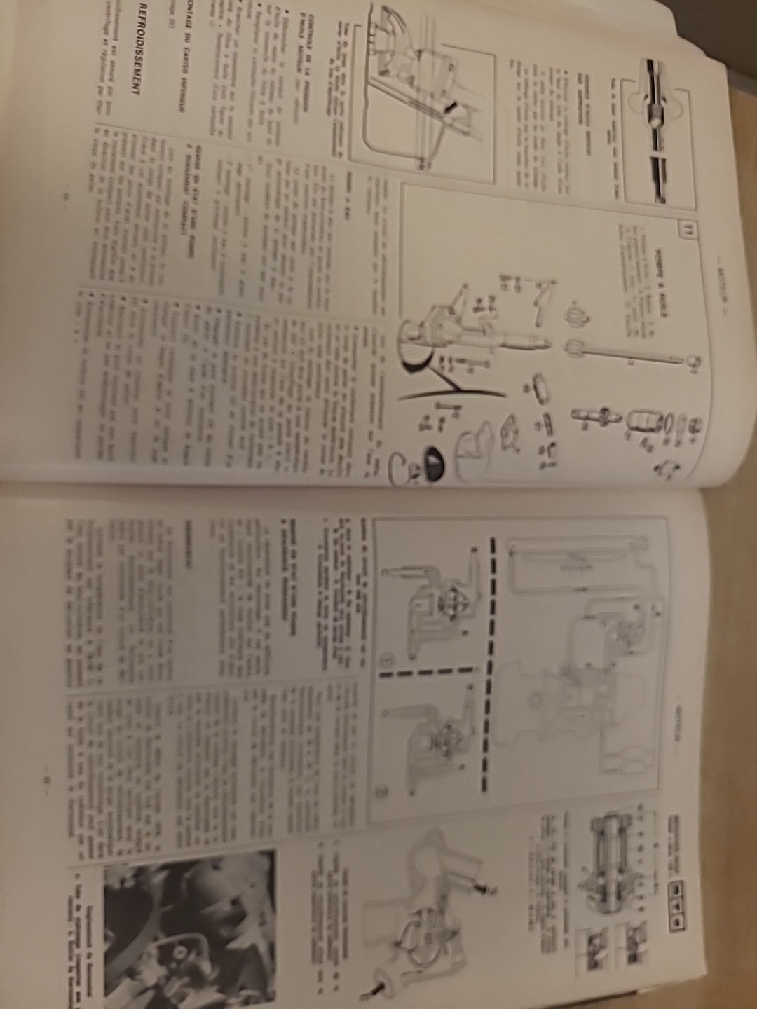 Revue Technique Auto Mercedes W123 Diesel RTA de 216 pages (Liv102)