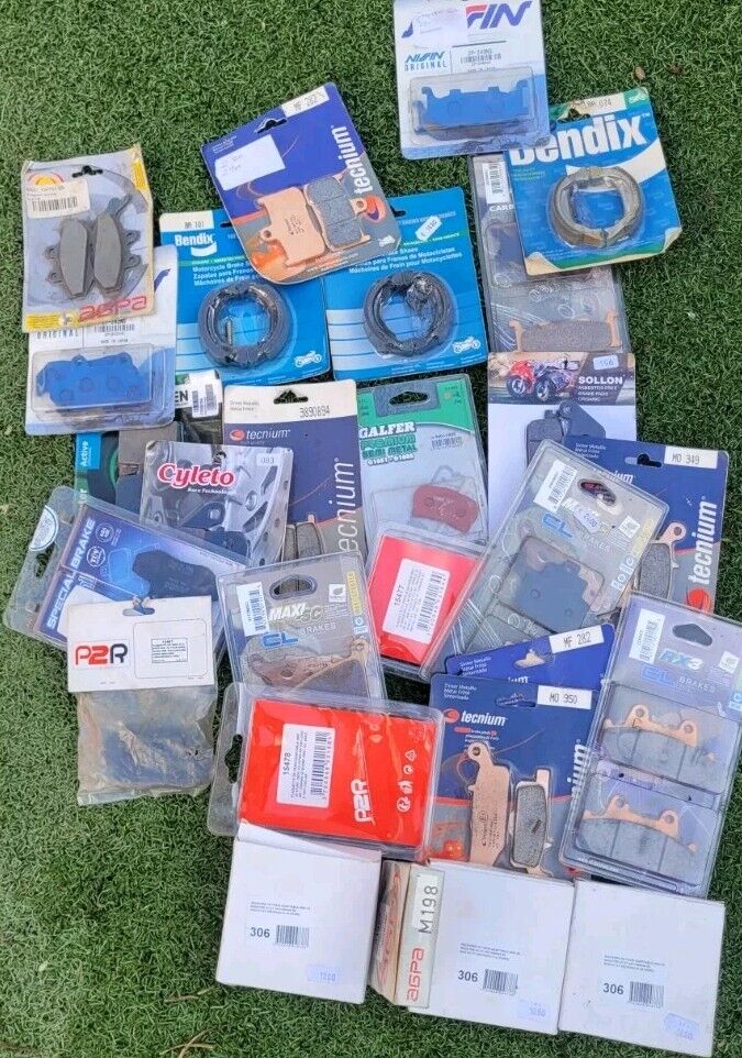 lot 25 Plaquettes De Frein Et Bendix (#24575)