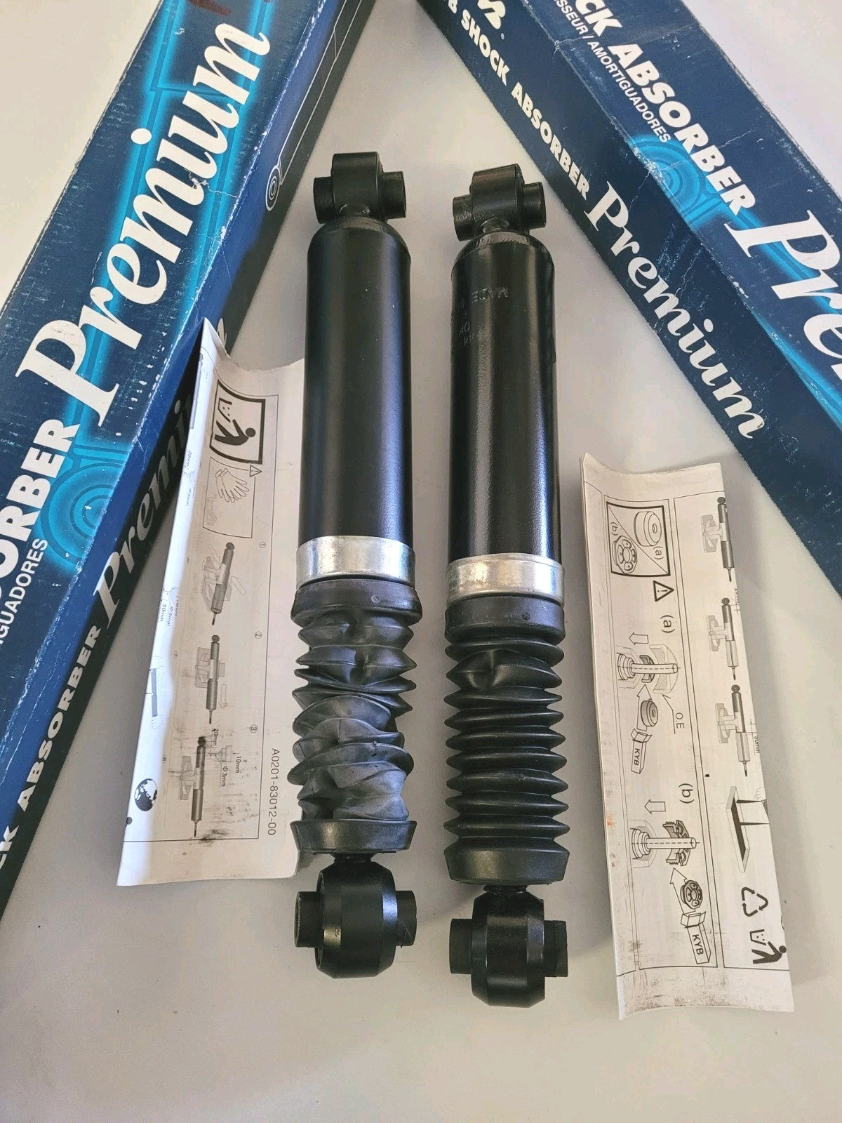 amortisseurs Arrieres NEUFS KYB Citroën Peugeot 441093 (#AUT195)