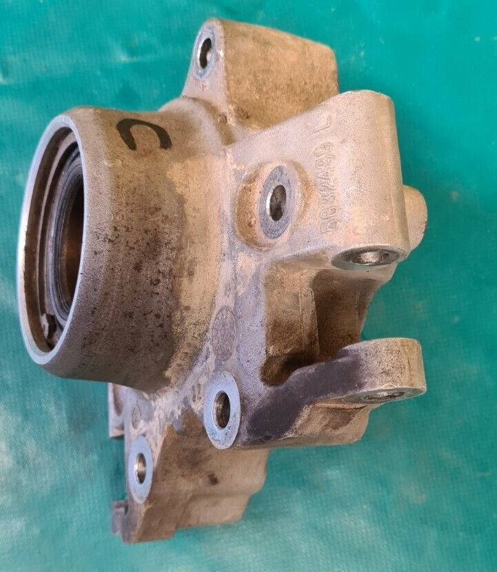 Moyeu porte roulement ar conducteur Polaris 900 RZR xp 2012