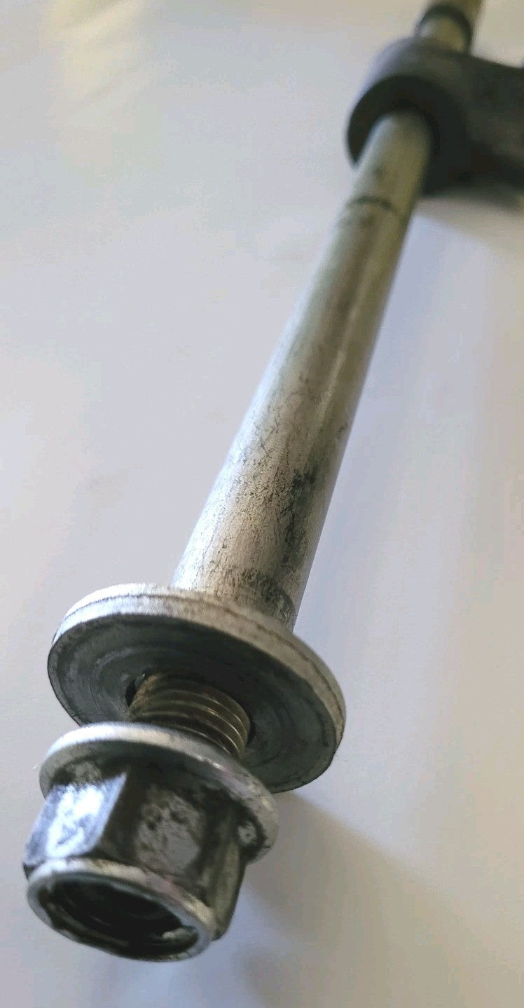 Axe De Roue Arrière Yamaha T-MAX 500 2007 sj05 (#24722)