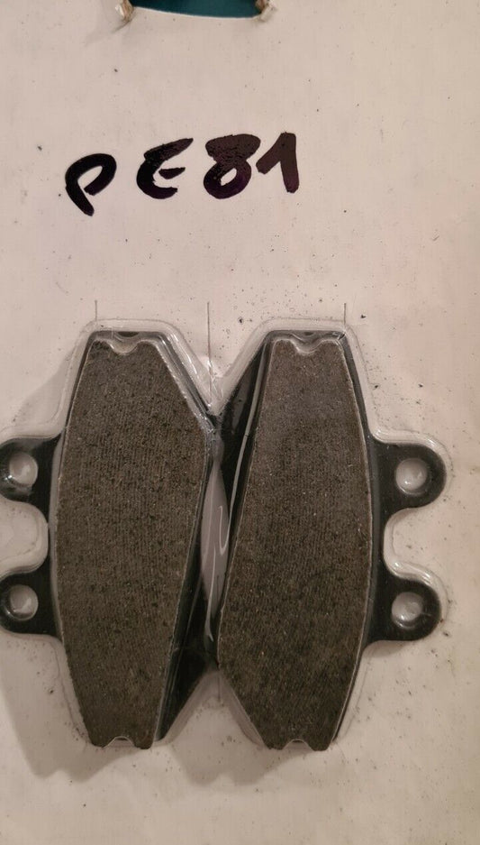 Plaquettes de freins  derbi... voir fiche détail sur photo 2 (code PE81)