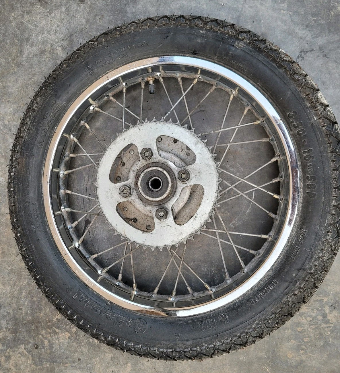 Roue Arrière Pneu Ok 16pouces  125 YAMAHA SR 10f 1997