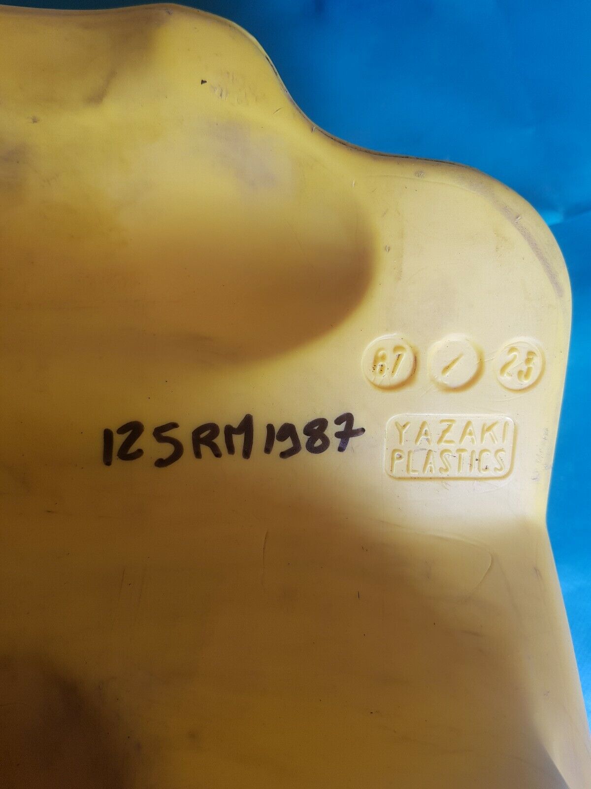 Réservoir d'essence 125 RM 1987 type cadre rf13a, type moteur f113