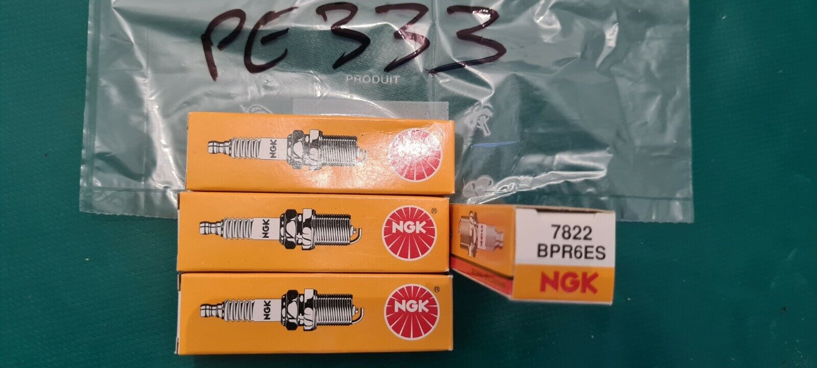 Lot de 4 bougies NGK bpr6es 7822 voir photo (PE333)