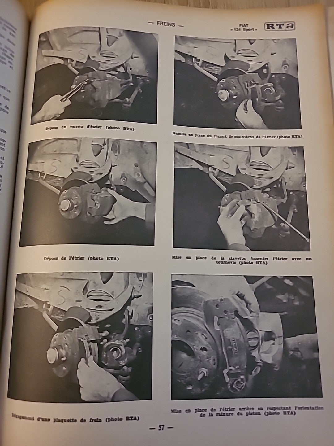 Revue Technique Auto FIAT 124 Sport Special T  RTA de 85 pages (Liv79)