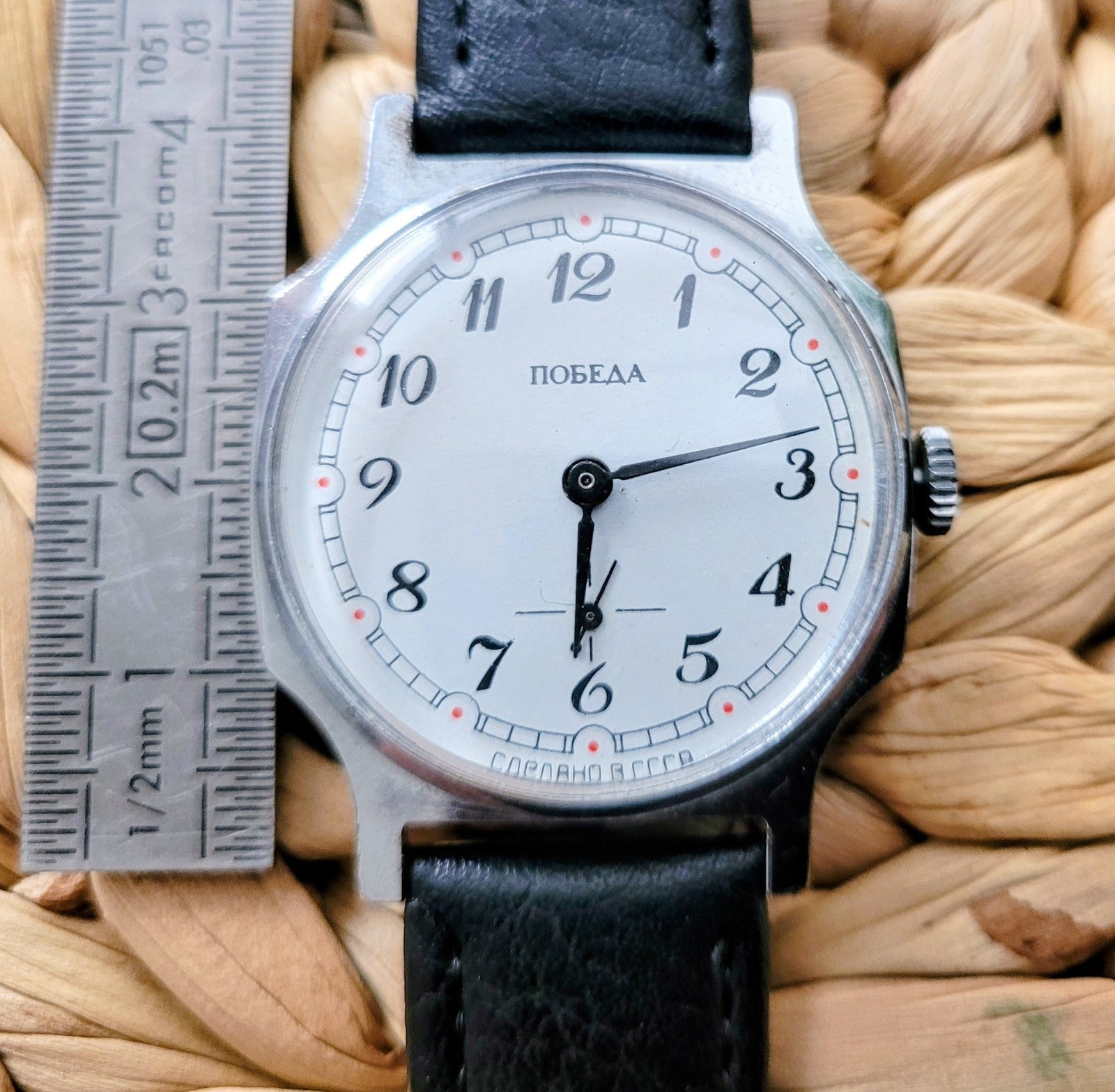 Montre mecanique POBEDA  ancienne soviétique, super collector (Bij 3)