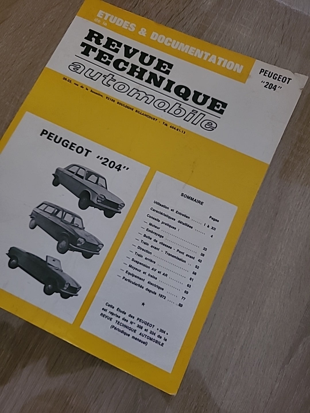 Revue Technique PEUGEOT 204 de 123 pages (Liv52)