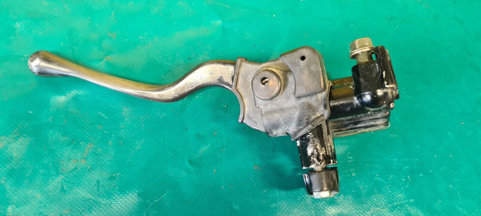 Maître cylindre de frein avant quad Honda 200 TRX sx 1988