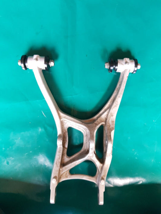 Triangle inférieur arrière gauche masaï masai A700 2009 (dinli)