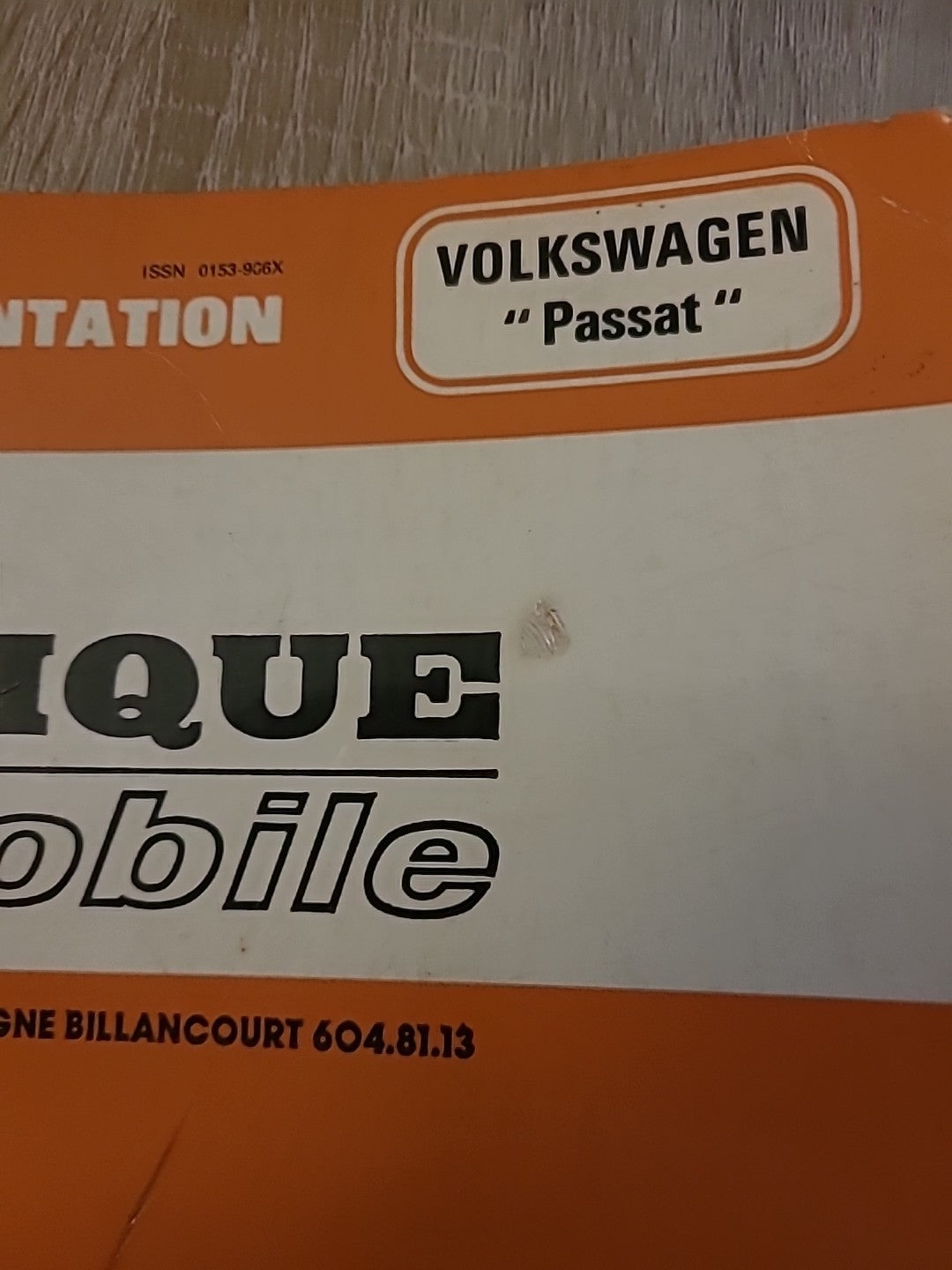 Revue Technique Auto VW PASSAT L S LS TS  RTA de 113 pages (Liv90)