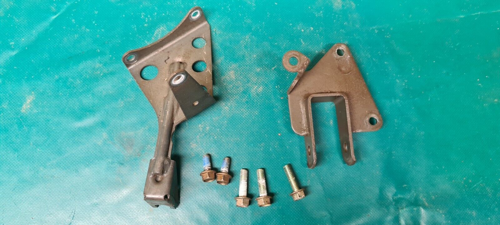 Pattes de maintien boîte de transfert Polaris 800 RZR 2009