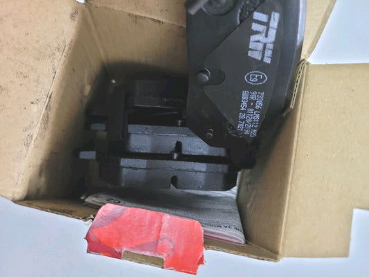 Jeu De Plaquettes TRW Toyota Aston Martin GDB3454 (#AUT119)