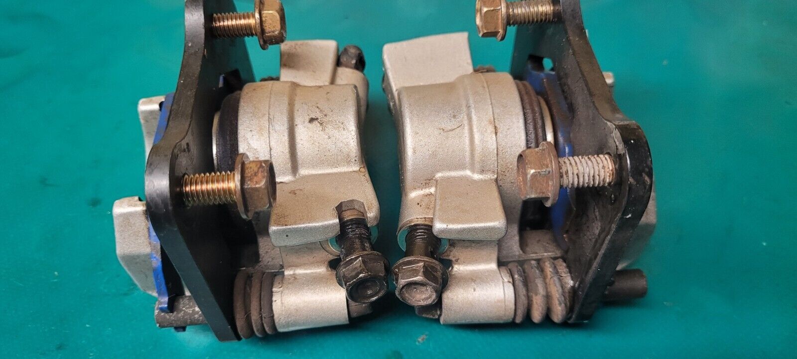 Paire D Etriers De Frein Avant  KYMCO 250 Kxr 05 (24112 )
